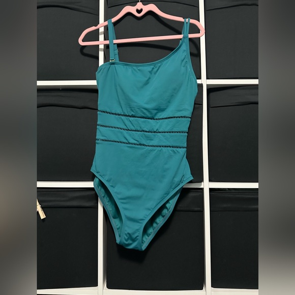 Blue rod beattie Piece Swimsuit - Picture 4 of 9